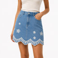 Falda con short detalles bordados