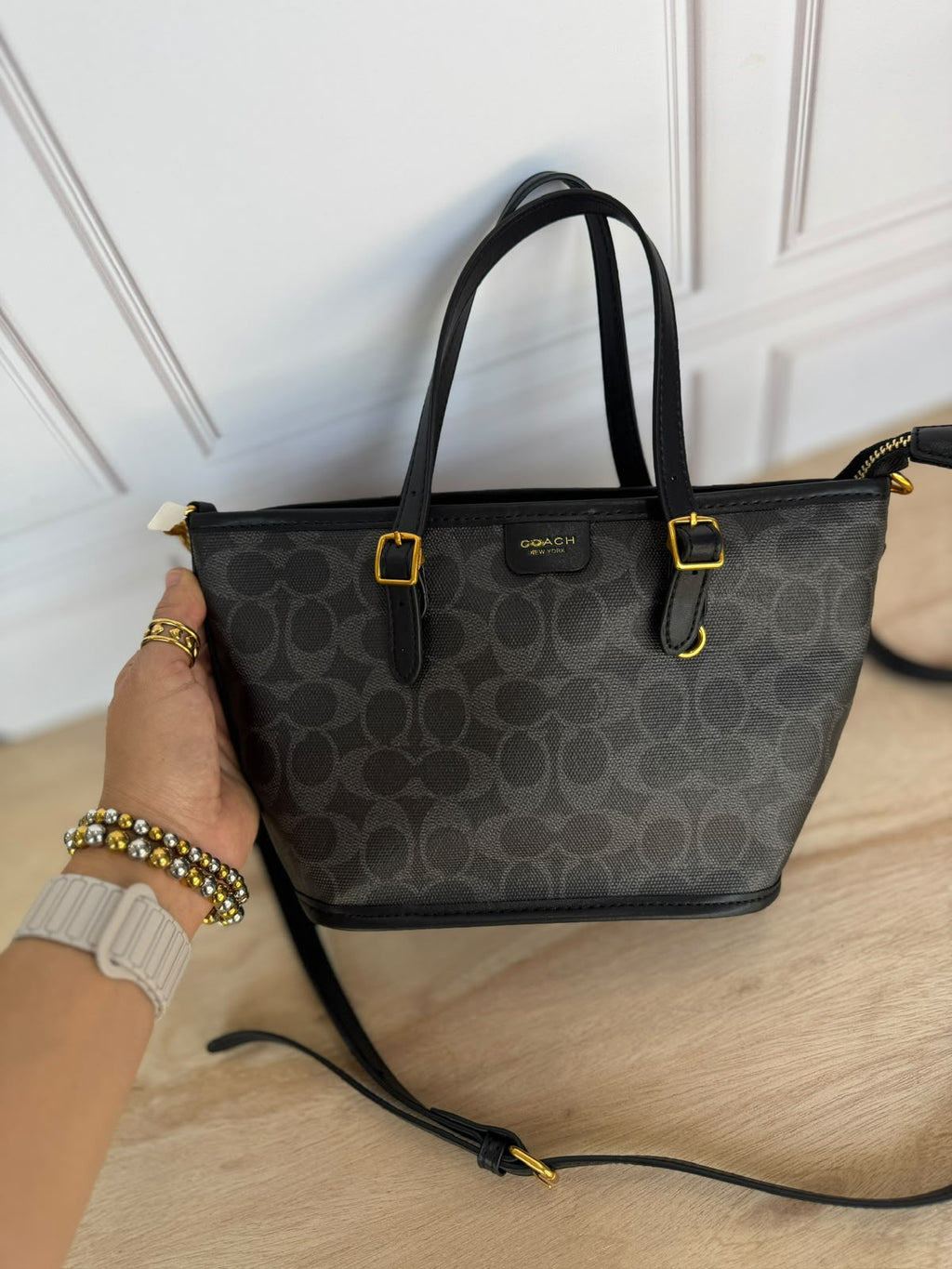 Coach mini negra